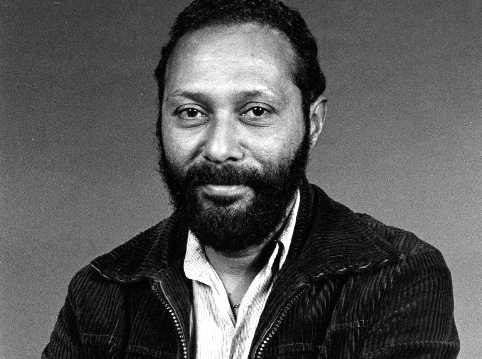 Stuart Hall’s Encoding/Decoding Model on Three iPod Advertisements